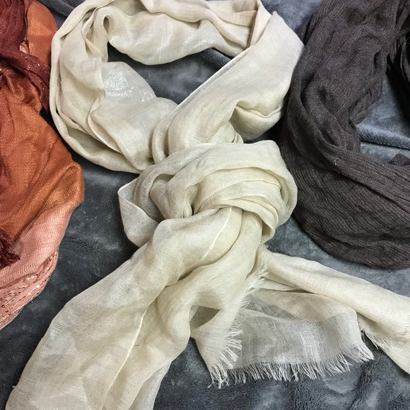 Scarf cream shimmer color - Picture 1 of 2